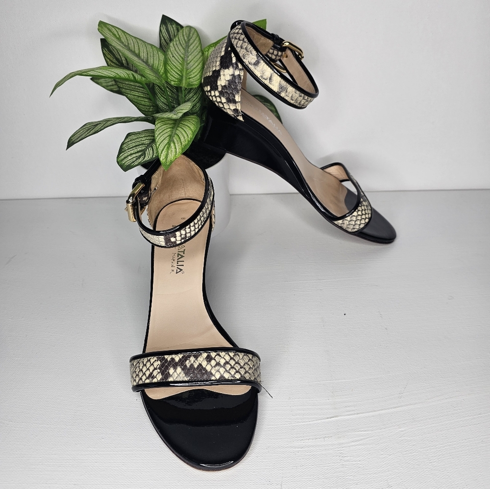 Aquatalia 🐍 Quenby Wedge Sandals 8 Elegant Authentic Leather Snakeskin Italian